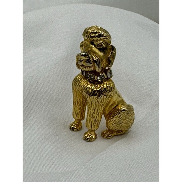 Vintage Castle Cliff Gold Tone Poodle Dog Sitting Brooch Bling Collar Jewelry - Picture 1 of 7